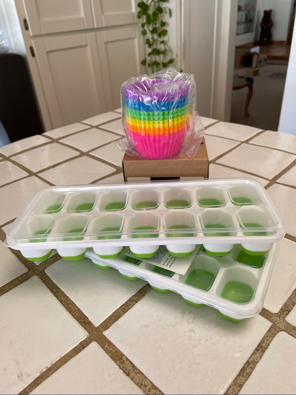 Silicone ice cube trays and cupcake baking cups NWT